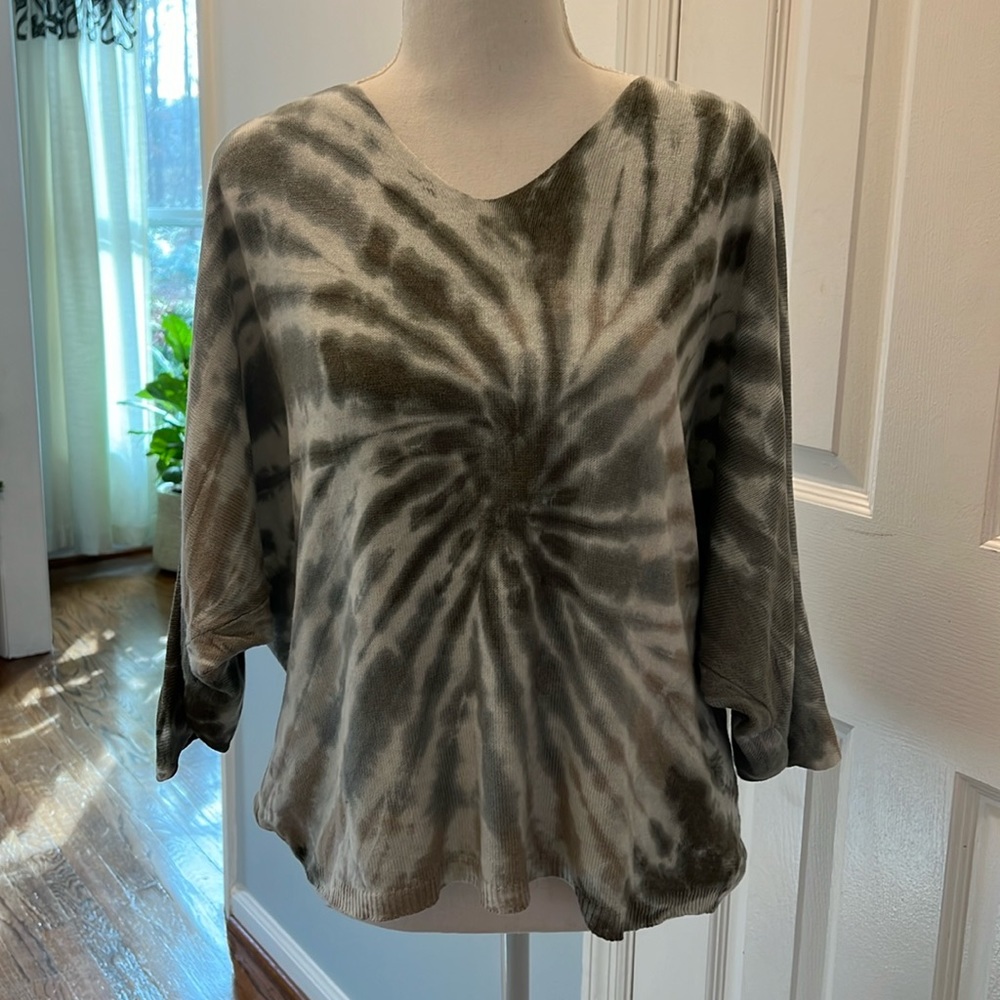 LIKE NEW STUNNING ITALIAN SWEATER BLOUSE - GREY TIE DYE - SIZE OVERSIZED SMALL